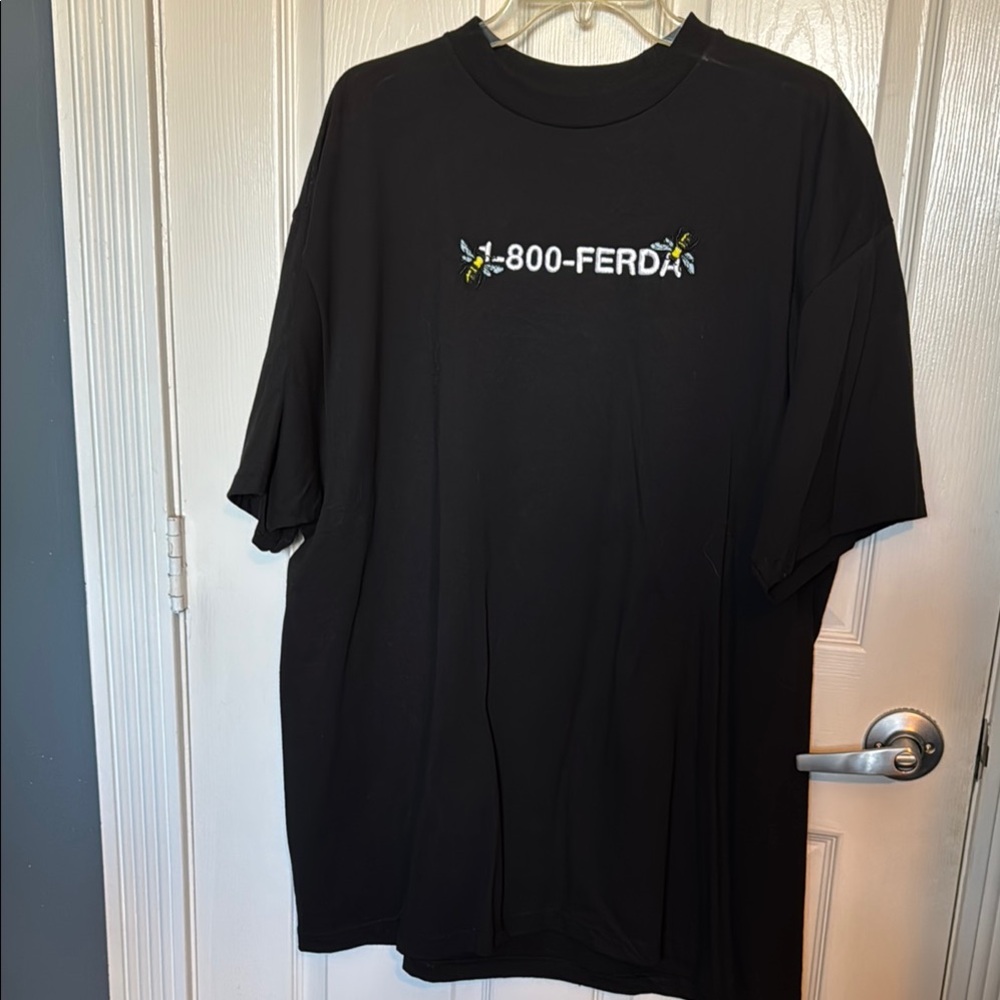 Freezer traps “King of Zynbabwe” Black Graphic T-Shirt. Embroidered graphic
